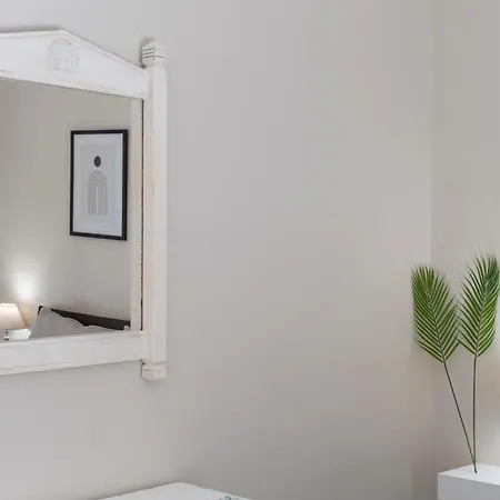 Live Like A Local Apartment *