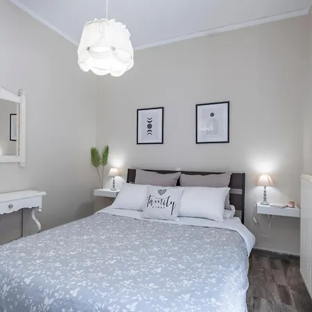 Live Like A Local * Nafplio